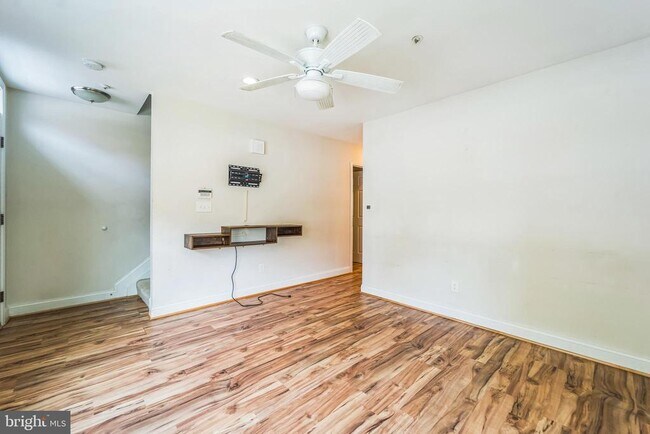 Foto del edificio - 1423 E Baltimore St