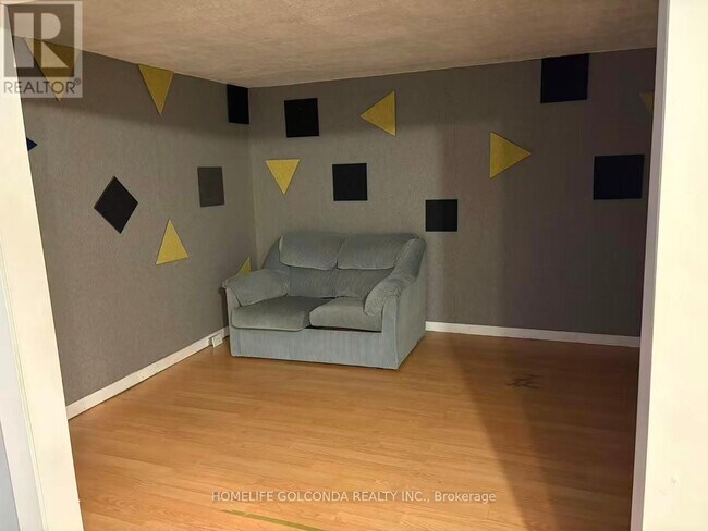 Photo du bâtiment - 81 Sexton Crescent