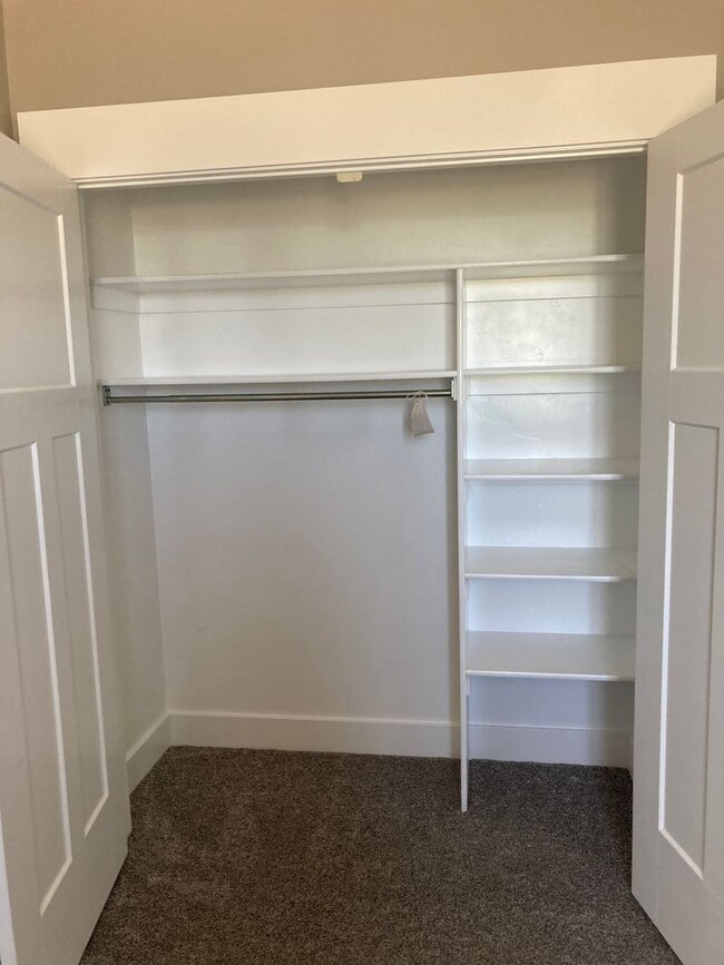 Building Photo - 3981 3500 S St