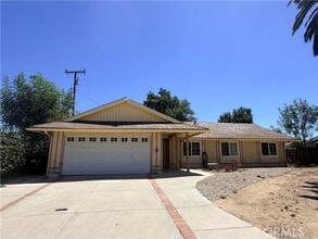 Building Photo - 2448 Cuatro Dr