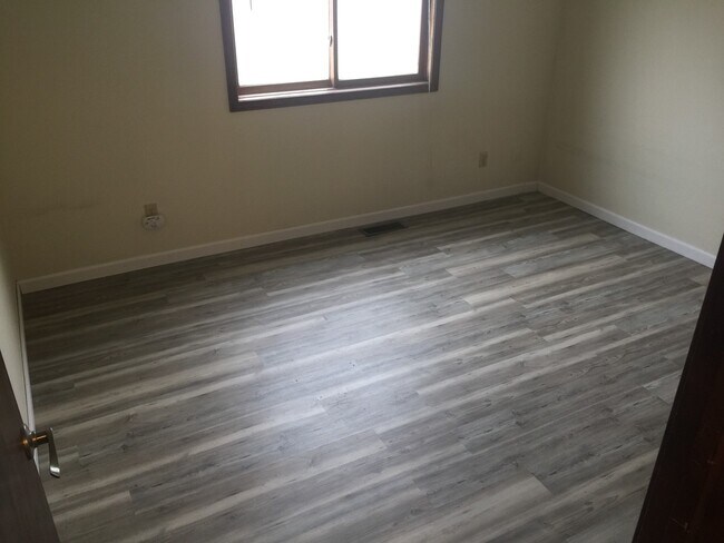 Foto del edificio - 3415 Mahoney Dr