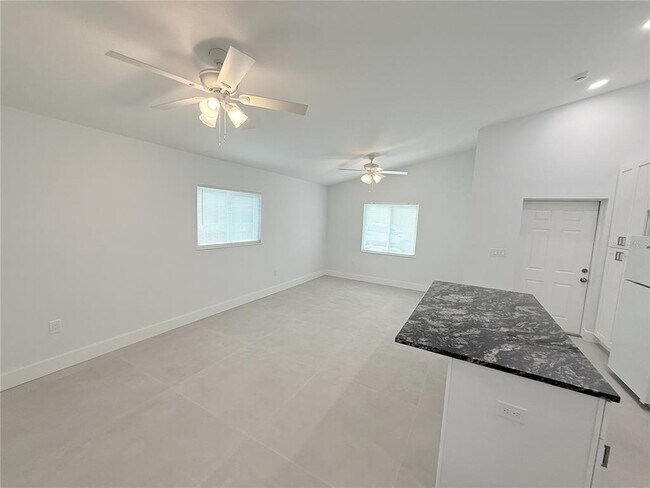 Foto del edificio - 1013 3rd St W