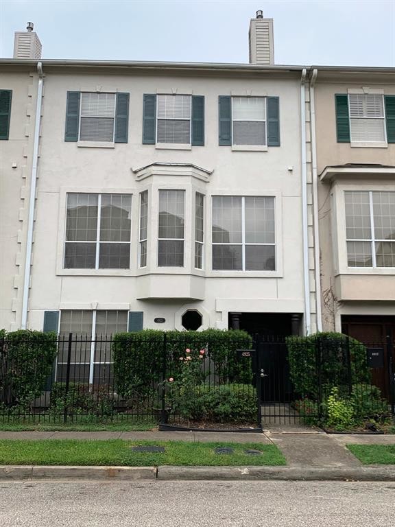 Foto principal - 4925 Travis St