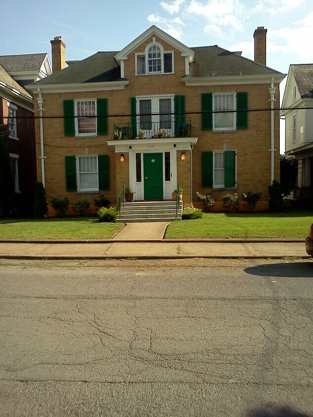 Primary Photo - 639 Mulberry Ave