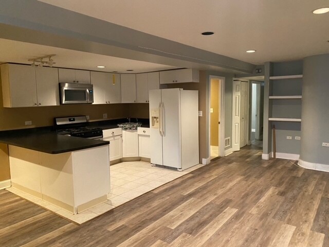 Building Photo - 3047 N Clybourn Ave
