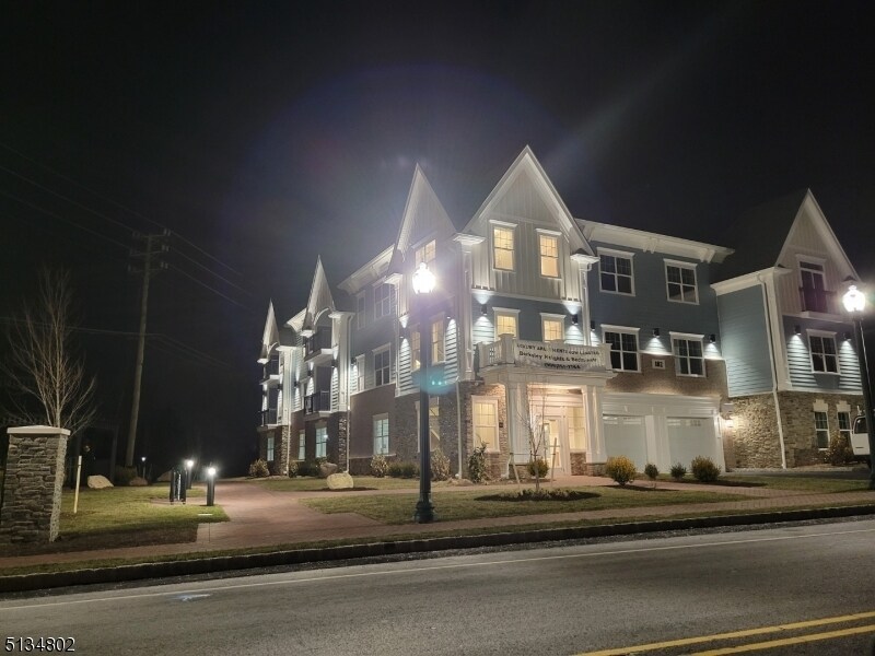 Primary Photo - 182 Plainfield Ave