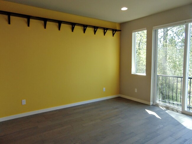 Foto del edificio - Gorgeous Renton Townhome - 2BR/2.5BA with ...