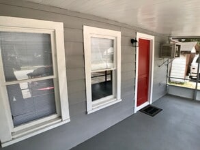 Building Photo - 109 E Bass St