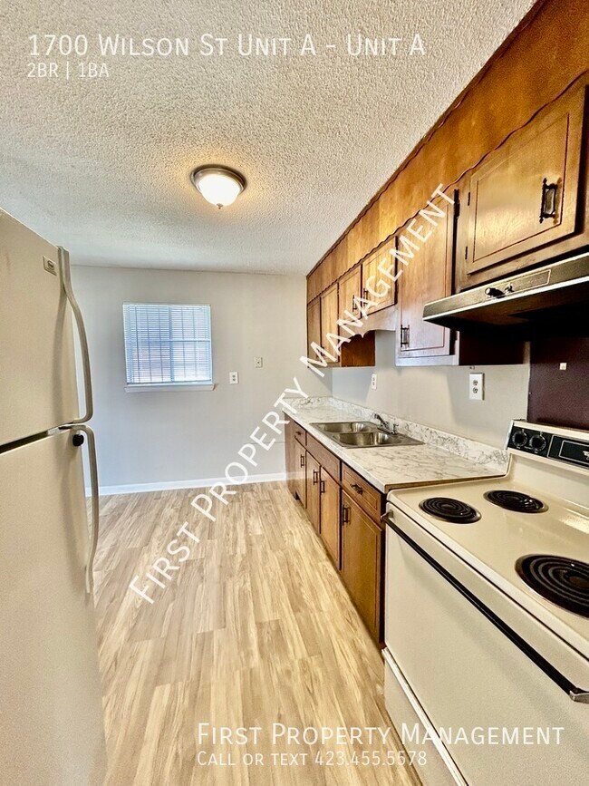 Building Photo - Close to Downtown: 2Bed/1.5Bath w Laundry ...