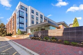 Building Photo - 145 Riverhaven Dr