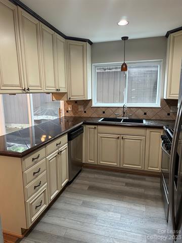 Building Photo - 4033 Woodfox Dr