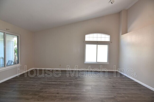 Building Photo - 43068 Corte Calanda