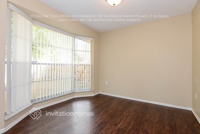 Building Photo - 2111 Almeria Way S