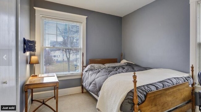 Building Photo - June 2023 ~ Cute 5 bedroom house. Spacious...