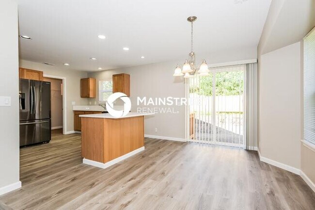Foto del edificio - 3 Bedroom Pet-Friendly Home in Graham, WA with Main Street Renewal