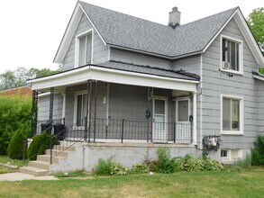 Building Photo - 186 Hubbard St