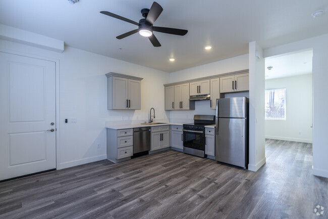 2BR, 2BA - 860SF - Kitchen - Move-In Ready! New Sparks Apartments with ...