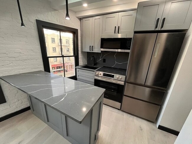 Foto del edificio - 564 Hudson St