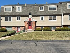 Building Photo - 38 Evergreene Rd