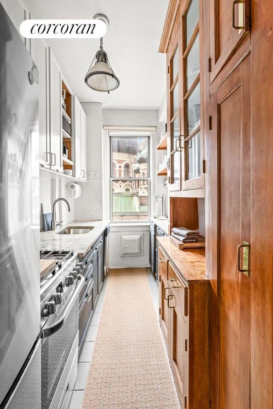 Primary Photo - 16 E 98th St