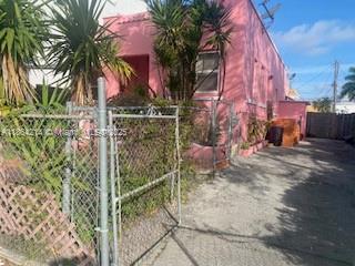 Foto del edificio - 1537 SW 1st St