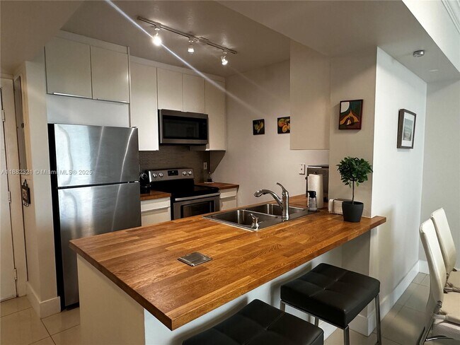 Foto del edificio - 2665 SW 37th Ave