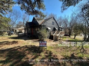 Building Photo - 363 Vineyard St