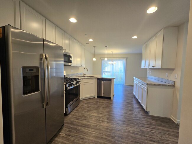 Foto del edificio - 7106 Country Club Hills Dr