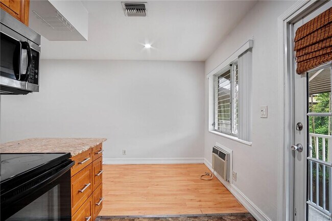 Foto del edificio - 2130 NE 42nd Ct
