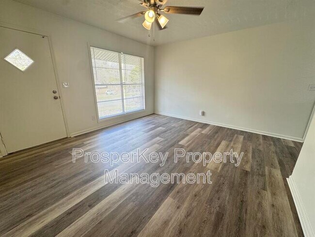 Foto del edificio - 5730 Teresa St