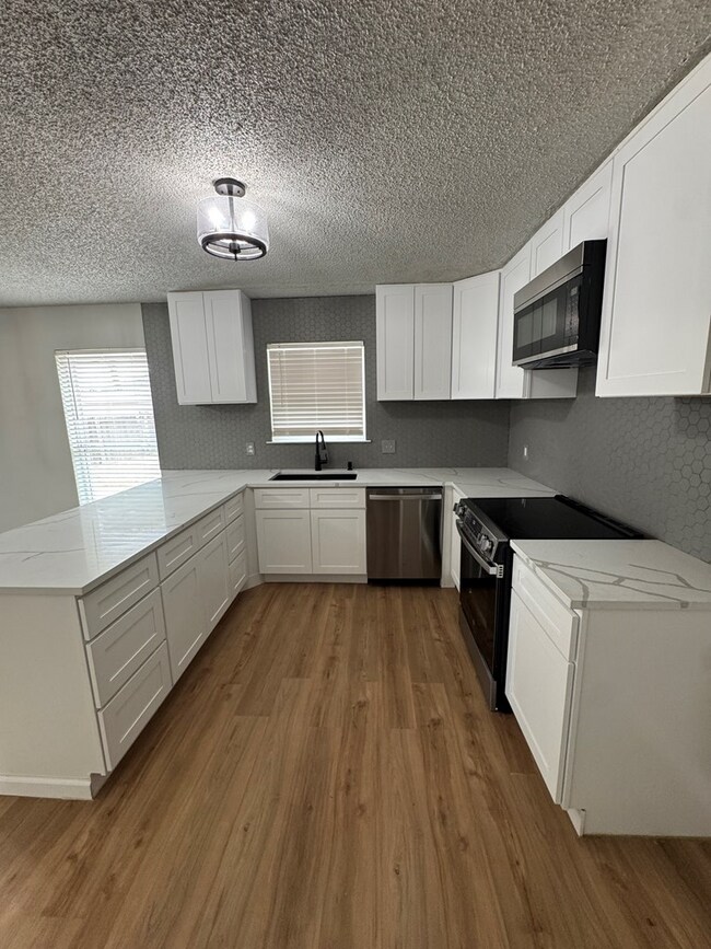 Foto del edificio - 1613 E 52nd St