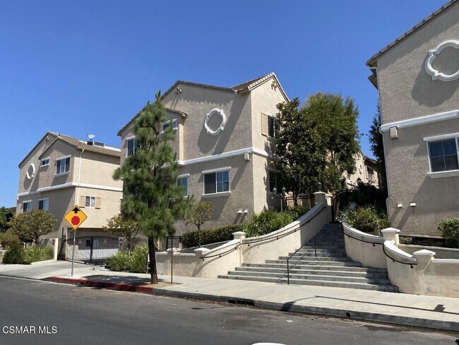 Foto del edificio - 9301 Shirley Ave
