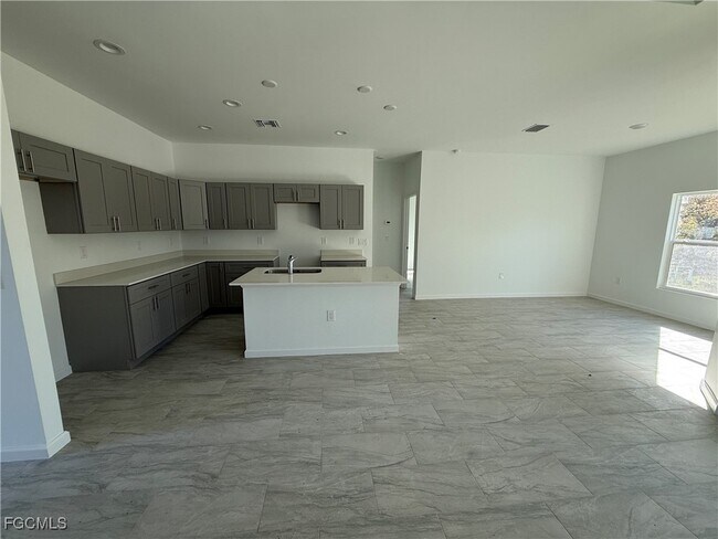 Building Photo - 1906 Vesper Ct