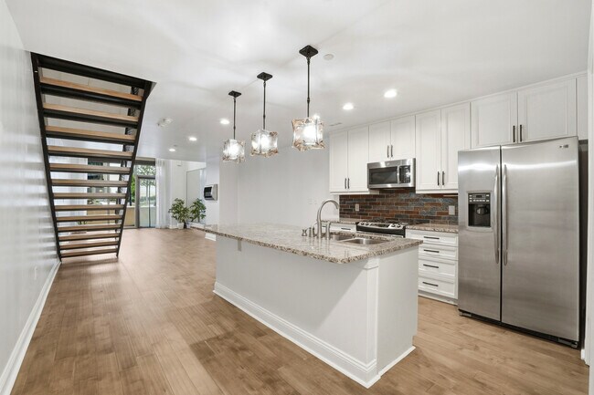 Foto del edificio - 701 Royal Ct