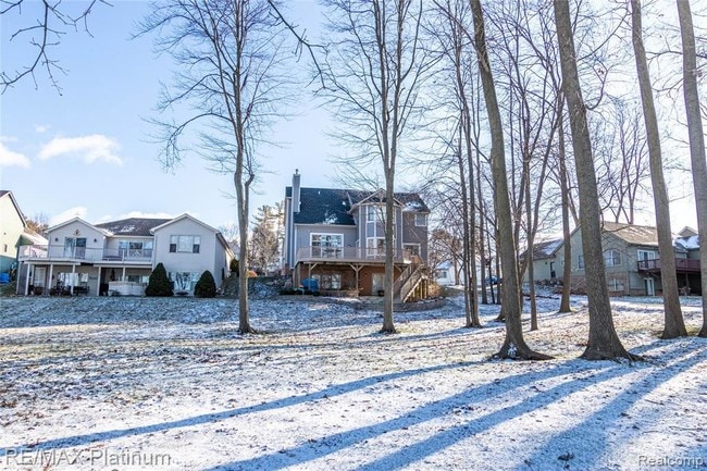 Building Photo - 179 Lakeshore Pointe Dr