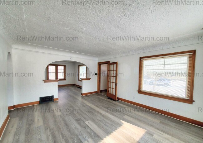 Foto del edificio - 137 Hope Ave