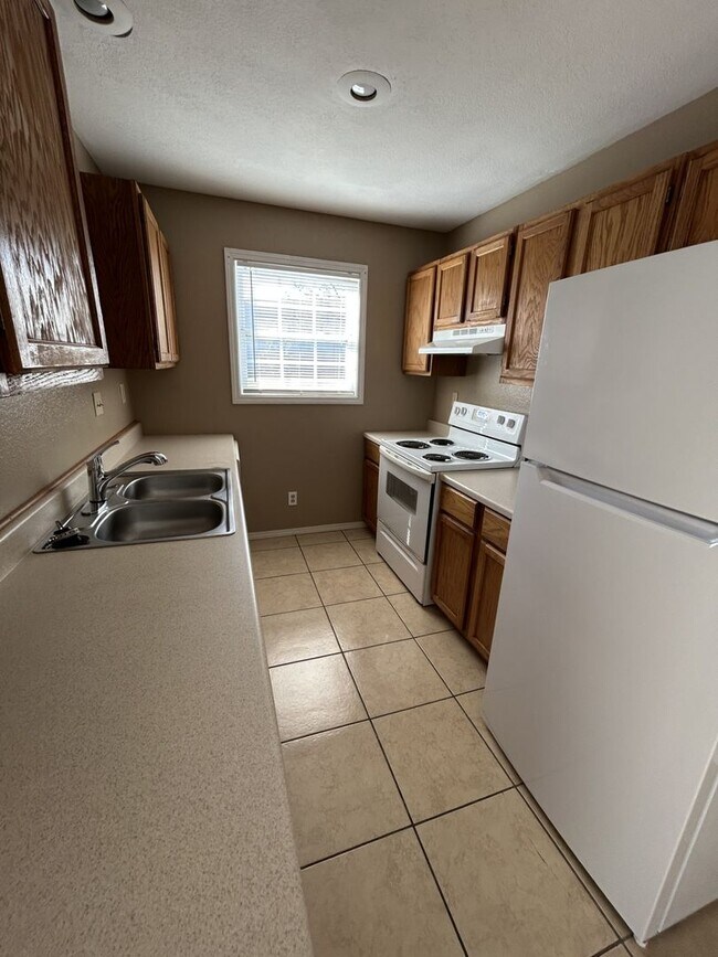 Foto del edificio - Very Nice 3BR/2BA Duplex on Dead End Street!