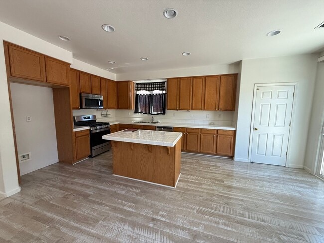 Building Photo - 2463 Pheasant Hollow Dr