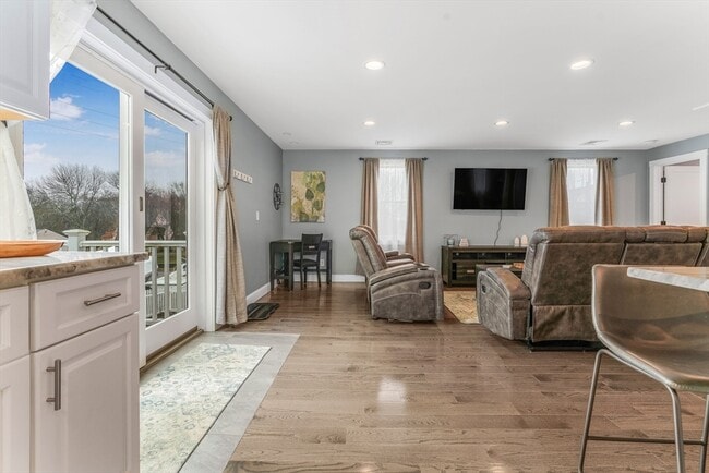 Building Photo - 150 Mason Ave