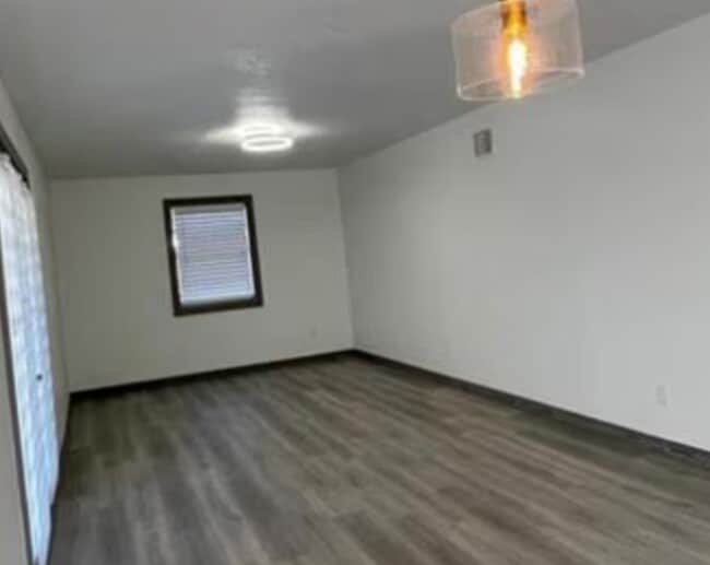 Building Photo - 9018 Cheer St