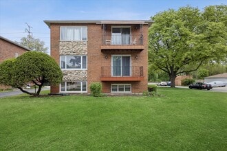 Building Photo - 801 Barnsdale Rd