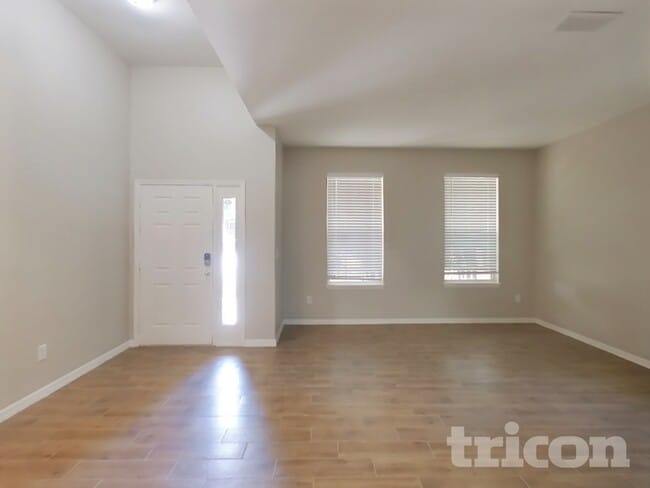 Foto del edificio - 502 Azalea Bloom Dr