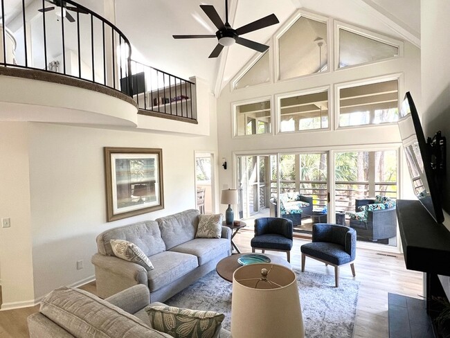 Building Photo - 2975 Deer Point Dr