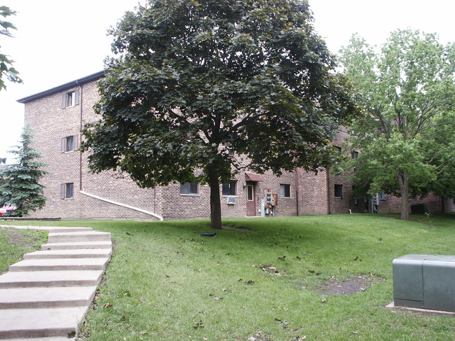 Building Photo - 1948-1962 N Green Ln