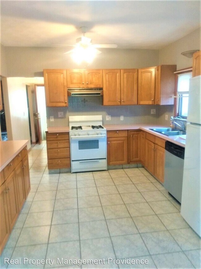 Foto del edificio - 3 br, 2 bath House - 16 Baltimore Street