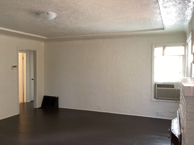 Building Photo - 1801 Norris Dr E