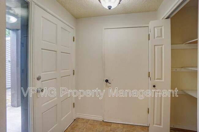 Foto del edificio - 13848 NW 10th Ct
