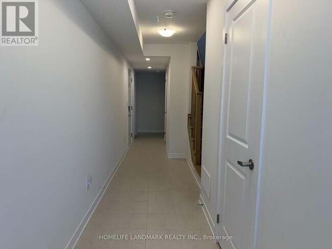 Building Photo - 111 Anna Russell Way