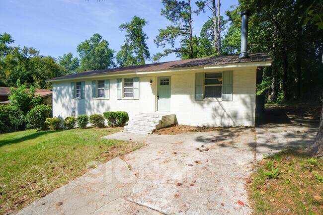 Building Photo - 1816 Ross St NE