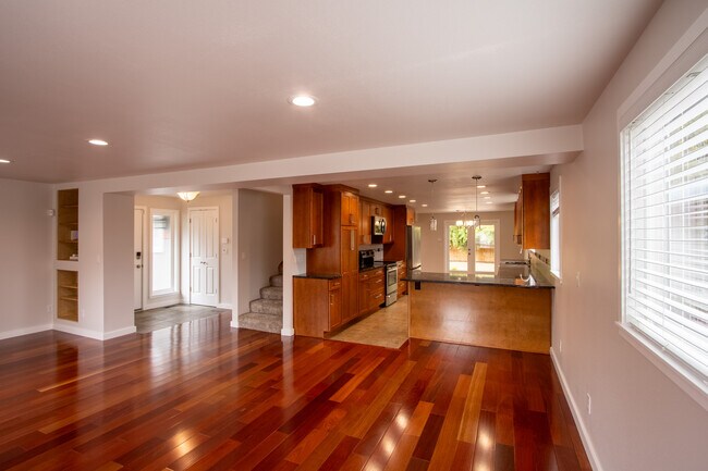 Entrada, escaleras, cocina - 13234 SE 261st St